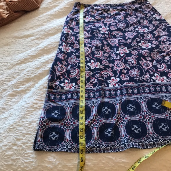 Lovely navy print skirt - Picture 11 of 11